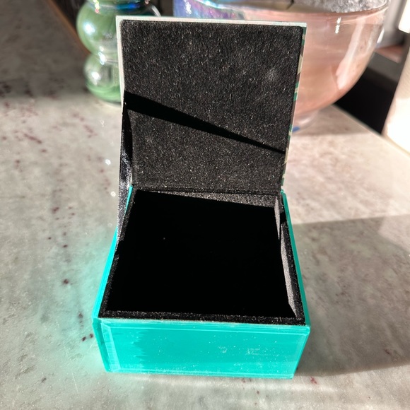 Enchante Accessories Jewelry/Trinket Box - Picture 3 of 6